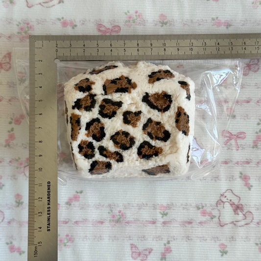 code-125-Cheetah Leopard Texture Toast-2 Layer Peelable Squishy